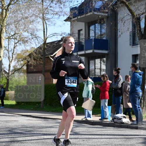 12.04.2026 - 45. Internationalen Wilhelmsburger Insellauf J. Mangold http://msf.ph/oto/9467783 12.04.2026 11:07:00 Ziel 3342, 3885, 2777, 4949, 4359, 2567, 2778, 5806, 3149, 3967, 4856, 3295 meine-sportfotos.de