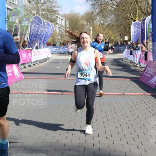 12.04.2026 - 45. Internationalen Wilhelmsburger Insellauf Strokosch-Dieckow http://msf.ph/oto/9467790 12.04.2026 11:18:10 Ziel 2241, 5309, 3944, 3398 meine-sportfotos.de