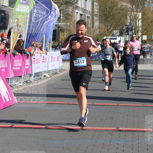 12.04.2026 - 45. Internationalen Wilhelmsburger Insellauf Strokosch-Dieckow http://msf.ph/oto/9467794 12.04.2026 11:02:25 Ziel 2417, 5605 meine-sportfotos.de