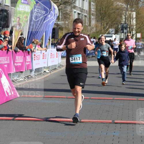 12.04.2026 - 45. Internationalen Wilhelmsburger Insellauf Strokosch-Dieckow http://msf.ph/oto/9467799 12.04.2026 11:02:25 Ziel 2417, 5605 meine-sportfotos.de