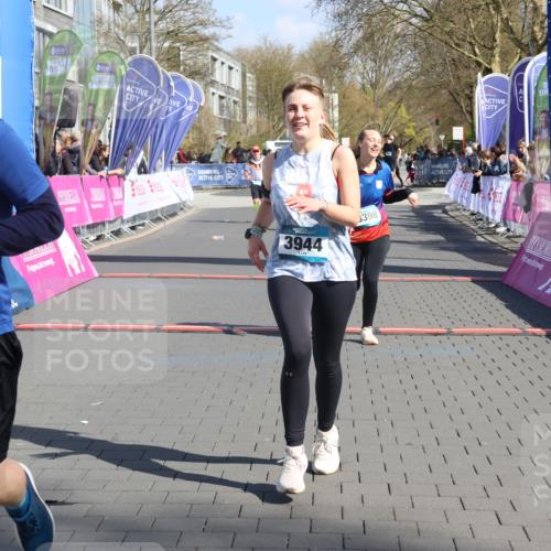 12.04.2026 - 45. Internationalen Wilhelmsburger Insellauf Strokosch-Dieckow http://msf.ph/oto/9467801 12.04.2026 11:18:10 Ziel 2241, 5309, 3944, 3398 meine-sportfotos.de