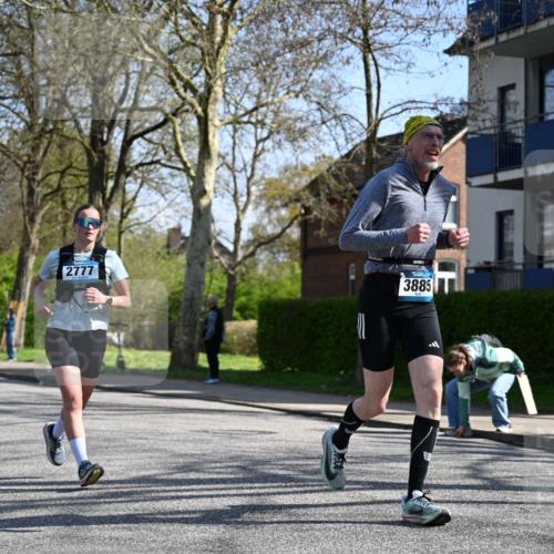 12.04.2026 - 45. Internationalen Wilhelmsburger Insellauf J. Mangold http://msf.ph/oto/9467803 12.04.2026 11:07:03 Ziel 3342, 3885, 2777, 4949, 4359, 2567, 2778, 5806, 3149, 3967, 3967, 4856, 3295 meine-sportfotos.de