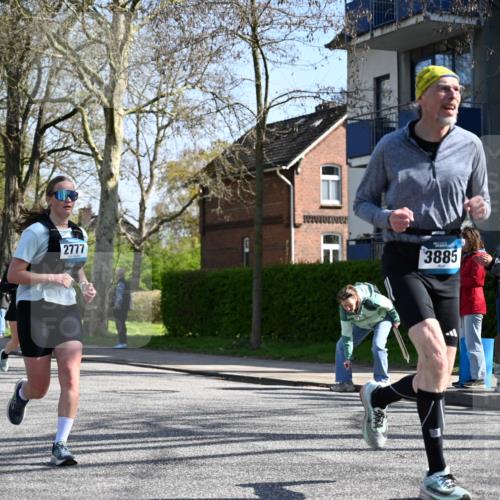 12.04.2026 - 45. Internationalen Wilhelmsburger Insellauf J. Mangold http://msf.ph/oto/9467810 12.04.2026 11:07:03 Ziel 3342, 3885, 2777, 4949, 4359, 2567, 2778, 5806, 3149, 3967, 3967, 4856, 3295 meine-sportfotos.de