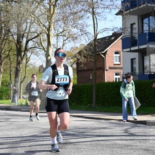 12.04.2026 - 45. Internationalen Wilhelmsburger Insellauf J. Mangold http://msf.ph/oto/9467812 12.04.2026 11:07:03 Ziel 3342, 3885, 2777, 4949, 4359, 2567, 2778, 5806, 3149, 3967, 3967, 4856, 3295 meine-sportfotos.de