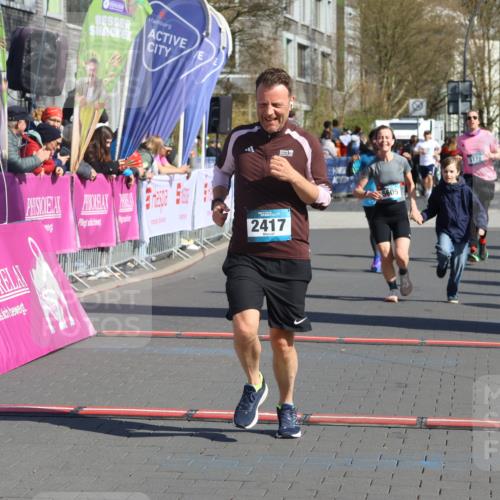 12.04.2026 - 45. Internationalen Wilhelmsburger Insellauf Strokosch-Dieckow http://msf.ph/oto/9467820 12.04.2026 11:02:25 Ziel 2417, 5605 meine-sportfotos.de