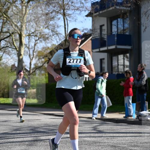 12.04.2026 - 45. Internationalen Wilhelmsburger Insellauf J. Mangold http://msf.ph/oto/9467822 12.04.2026 11:07:04 Ziel 3342, 3885, 2777, 4949, 4359, 2567, 2778, 2567, 2778, 5806, 3149, 3967, 4856, 3295 meine-sportfotos.de
