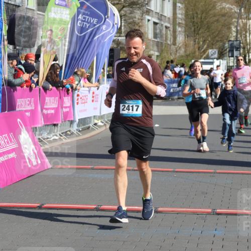 12.04.2026 - 45. Internationalen Wilhelmsburger Insellauf Strokosch-Dieckow http://msf.ph/oto/9467826 12.04.2026 11:02:25 Ziel 2417, 5605 meine-sportfotos.de