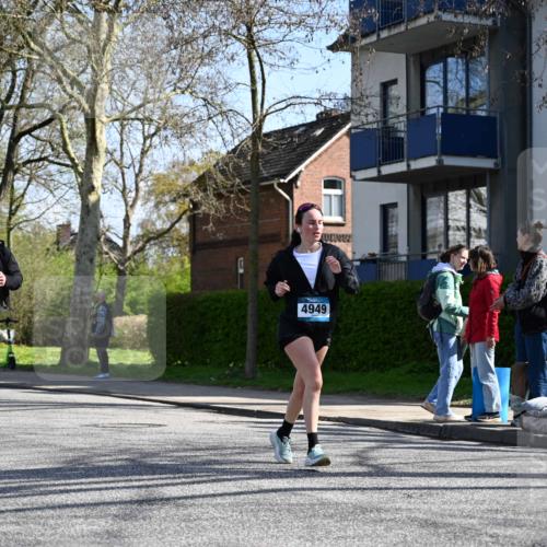 12.04.2026 - 45. Internationalen Wilhelmsburger Insellauf J. Mangold http://msf.ph/oto/9467830 12.04.2026 11:07:05 Ziel 3342, 3885, 2777, 4949, 4359, 2567, 2778, 5806, 3149, 3967, 4856, 4856, 3295, 2924 meine-sportfotos.de