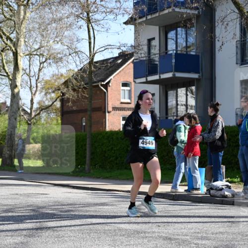 12.04.2026 - 45. Internationalen Wilhelmsburger Insellauf J. Mangold http://msf.ph/oto/9467834 12.04.2026 11:07:05 Ziel 3342, 3885, 2777, 4949, 4359, 2567, 2778, 5806, 3149, 3967, 4856, 4856, 3295, 2924 meine-sportfotos.de