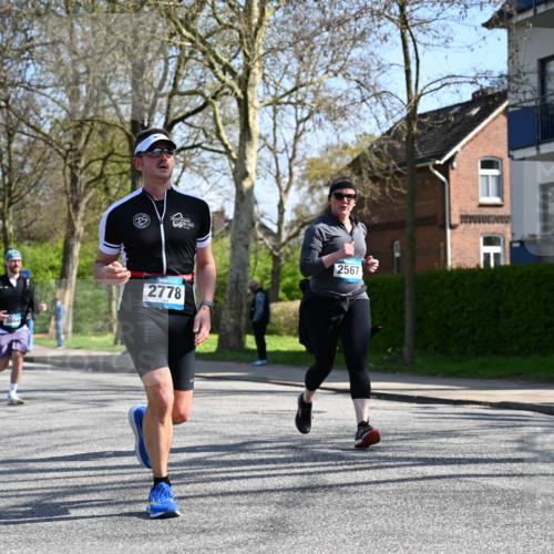 12.04.2026 - 45. Internationalen Wilhelmsburger Insellauf J. Mangold http://msf.ph/oto/9467882 12.04.2026 11:07:13 Ziel 3342, 3885, 2777, 4949, 4359, 2567, 2778, 5806, 3149, 3149, 3967, 4856, 3295, 2924, 2660 meine-sportfotos.de
