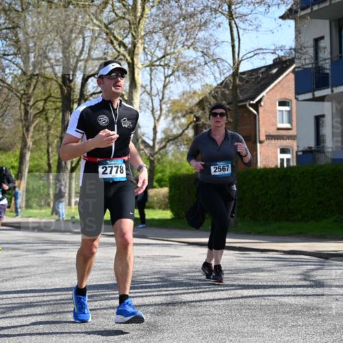 12.04.2026 - 45. Internationalen Wilhelmsburger Insellauf J. Mangold http://msf.ph/oto/9467885 12.04.2026 11:07:13 Ziel 3342, 3885, 2777, 4949, 4359, 2567, 2778, 5806, 3149, 3149, 3967, 4856, 3295, 2924, 2660 meine-sportfotos.de