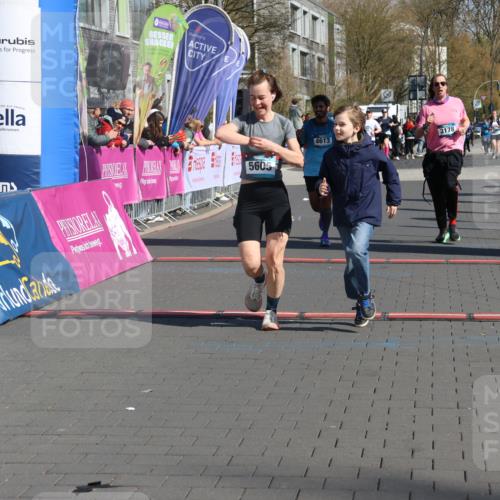 12.04.2026 - 45. Internationalen Wilhelmsburger Insellauf Strokosch-Dieckow http://msf.ph/oto/9467887 12.04.2026 11:02:28 Ziel 2417, 5605, 4613, 3178 meine-sportfotos.de