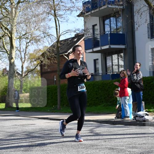 12.04.2026 - 45. Internationalen Wilhelmsburger Insellauf J. Mangold http://msf.ph/oto/9467918 12.04.2026 11:07:19 Ziel 2777, 4949, 4359, 2567, 2778, 5806, 3149, 3967, 4856, 3295, 2924, 2660 meine-sportfotos.de