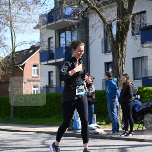 12.04.2026 - 45. Internationalen Wilhelmsburger Insellauf J. Mangold http://msf.ph/oto/9467926 12.04.2026 11:07:20 Ziel 4359, 2567, 2778, 5806, 3149, 3967, 4856, 3295, 2924, 2660 meine-sportfotos.de