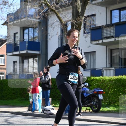 12.04.2026 - 45. Internationalen Wilhelmsburger Insellauf J. Mangold http://msf.ph/oto/9467931 12.04.2026 11:07:20 Ziel 4359, 2567, 2778, 5806, 3149, 3967, 4856, 3295, 2924, 2660 meine-sportfotos.de