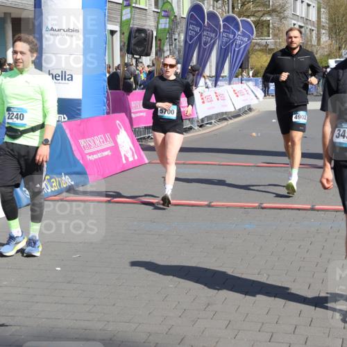 12.04.2026 - 45. Internationalen Wilhelmsburger Insellauf Strokosch-Dieckow http://msf.ph/oto/9467949 12.04.2026 11:18:29 Ziel 2240, 5700, 4902, 4918 meine-sportfotos.de