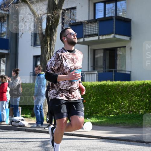 12.04.2026 - 45. Internationalen Wilhelmsburger Insellauf J. Mangold http://msf.ph/oto/9467954 12.04.2026 11:07:25 Ziel 2567, 2778, 5806, 3149, 3967, 4856, 3295, 2924, 2660, 2882, 2864, 3671 meine-sportfotos.de