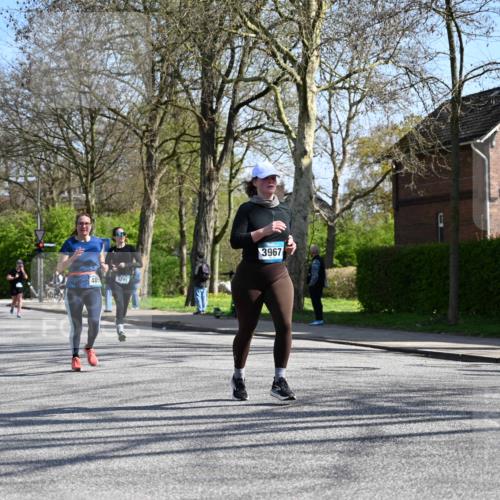 12.04.2026 - 45. Internationalen Wilhelmsburger Insellauf J. Mangold http://msf.ph/oto/9467961 12.04.2026 11:07:26 Ziel 2567, 2778, 5806, 3149, 3967, 4856, 3295, 2924, 2660, 2882, 2864, 3671 meine-sportfotos.de