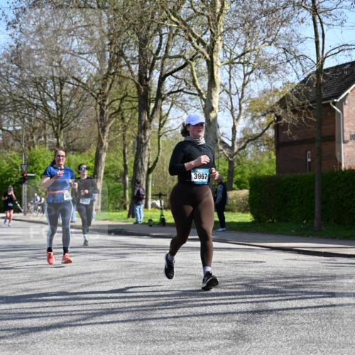 12.04.2026 - 45. Internationalen Wilhelmsburger Insellauf J. Mangold http://msf.ph/oto/9467962 12.04.2026 11:07:27 Ziel 2567, 2778, 5806, 3149, 3967, 4856, 3295, 2924, 2660, 2882, 2864, 3671 meine-sportfotos.de