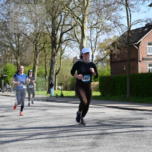 12.04.2026 - 45. Internationalen Wilhelmsburger Insellauf J. Mangold http://msf.ph/oto/9467965 12.04.2026 11:07:27 Ziel 2567, 2778, 5806, 3149, 3967, 4856, 3295, 2924, 2660, 2882, 2864, 3671 meine-sportfotos.de