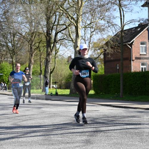 12.04.2026 - 45. Internationalen Wilhelmsburger Insellauf J. Mangold http://msf.ph/oto/9467966 12.04.2026 11:07:27 Ziel 2567, 2778, 5806, 3149, 3967, 4856, 3295, 2924, 2660, 2882, 2864, 3671 meine-sportfotos.de