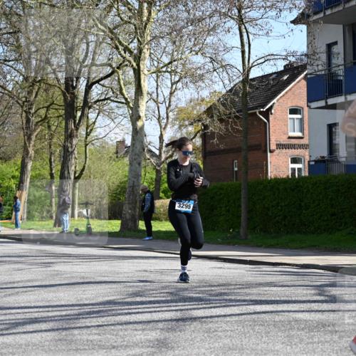 12.04.2026 - 45. Internationalen Wilhelmsburger Insellauf J. Mangold http://msf.ph/oto/9467983 12.04.2026 11:07:30 Ziel 5806, 3149, 3967, 4856, 3295, 2924, 2660, 2882, 2864, 3671, 4956 meine-sportfotos.de