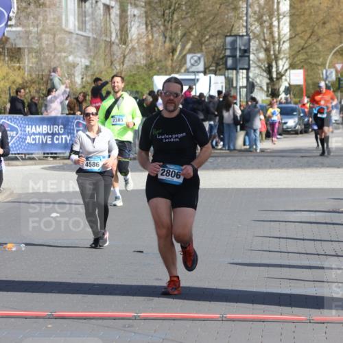 12.04.2026 - 45. Internationalen Wilhelmsburger Insellauf Strokosch-Dieckow http://msf.ph/oto/9467985 12.04.2026 11:18:49 Ziel 2806 meine-sportfotos.de