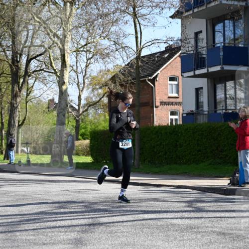 12.04.2026 - 45. Internationalen Wilhelmsburger Insellauf J. Mangold http://msf.ph/oto/9467988 12.04.2026 11:07:30 Ziel 5806, 3149, 3967, 4856, 3295, 2924, 2660, 2882, 2864, 3671, 4956 meine-sportfotos.de