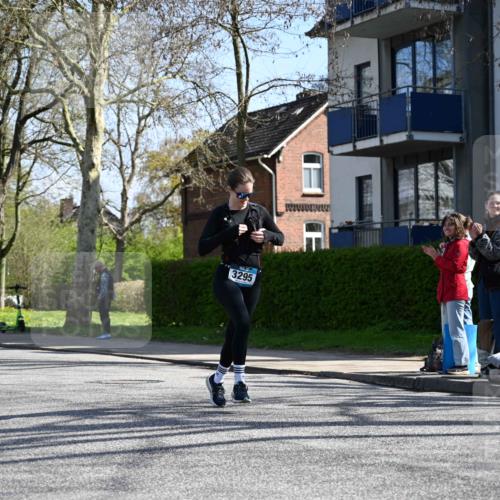 12.04.2026 - 45. Internationalen Wilhelmsburger Insellauf J. Mangold http://msf.ph/oto/9467991 12.04.2026 11:07:30 Ziel 5806, 3149, 3967, 4856, 3295, 2924, 2660, 2882, 2864, 3671, 4956 meine-sportfotos.de