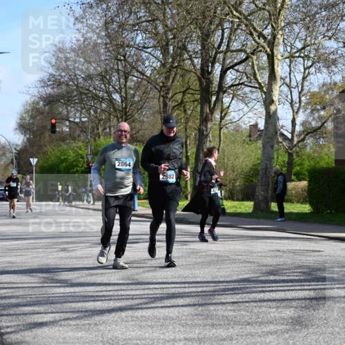 12.04.2026 - 45. Internationalen Wilhelmsburger Insellauf J. Mangold http://msf.ph/oto/9468029 12.04.2026 11:07:50 Ziel 2924, 2660, 2882, 2864, 3671, 4956, 3397, 2800, 4977, 3740, 2686 meine-sportfotos.de
