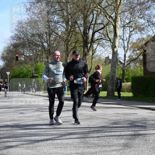 12.04.2026 - 45. Internationalen Wilhelmsburger Insellauf J. Mangold http://msf.ph/oto/9468035 12.04.2026 11:07:51 Ziel 2924, 2660, 2882, 2864, 3671, 4956, 3397, 2800, 4977, 3740, 2686 meine-sportfotos.de