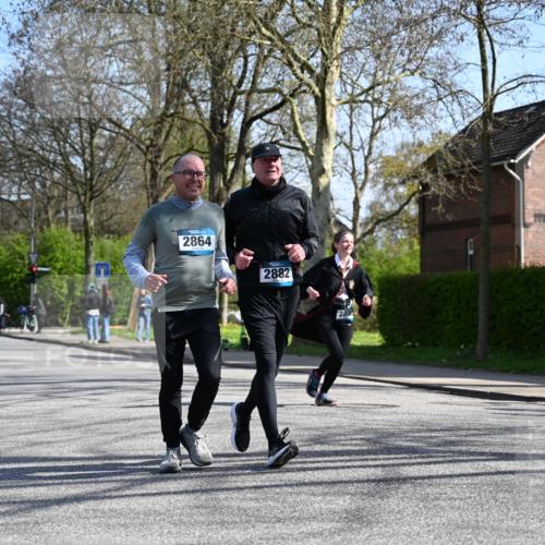 12.04.2026 - 45. Internationalen Wilhelmsburger Insellauf J. Mangold http://msf.ph/oto/9468046 12.04.2026 11:07:51 Ziel 2924, 2660, 2882, 2864, 3671, 4956, 3397, 2800, 4977, 3740, 2686 meine-sportfotos.de