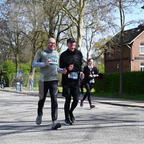 12.04.2026 - 45. Internationalen Wilhelmsburger Insellauf J. Mangold http://msf.ph/oto/9468049 12.04.2026 11:07:52 Ziel 2924, 2660, 2882, 2864, 3671, 4956, 3397, 2800, 4977, 3740, 2686 meine-sportfotos.de
