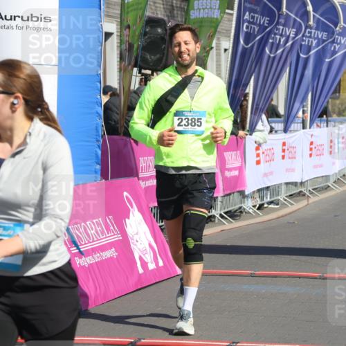 12.04.2026 - 45. Internationalen Wilhelmsburger Insellauf Strokosch-Dieckow http://msf.ph/oto/9468080 12.04.2026 11:18:57 Ziel 4582, 4586, 2385 meine-sportfotos.de
