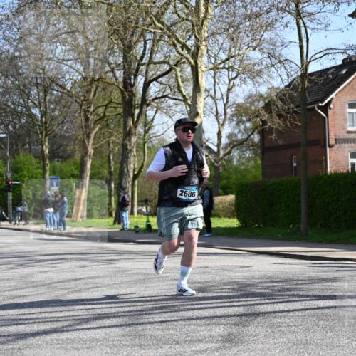 12.04.2026 - 45. Internationalen Wilhelmsburger Insellauf J. Mangold http://msf.ph/oto/9468111 12.04.2026 11:08:13 Ziel 3671, 4956, 3397, 2800, 4977, 3740, 2686, 4624, 3732, 4232, 3569, 5285, 0000, 2142 meine-sportfotos.de