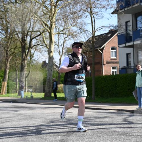 12.04.2026 - 45. Internationalen Wilhelmsburger Insellauf J. Mangold http://msf.ph/oto/9468121 12.04.2026 11:08:14 Ziel 3671, 4956, 3397, 2800, 4977, 3740, 2686, 4624, 3732, 4232, 3569, 5285, 0000, 2142, 4371 meine-sportfotos.de