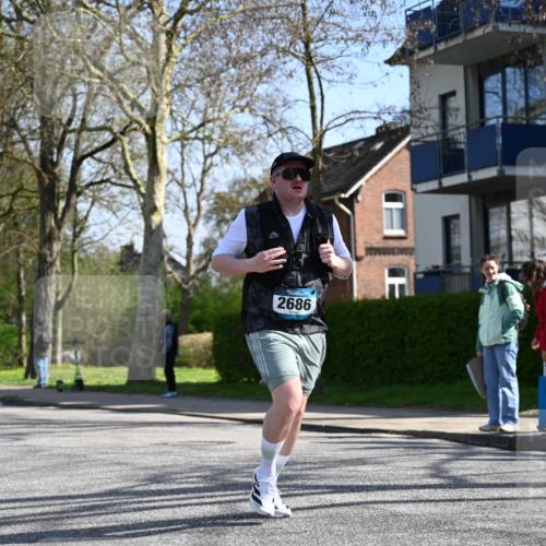 12.04.2026 - 45. Internationalen Wilhelmsburger Insellauf J. Mangold http://msf.ph/oto/9468123 12.04.2026 11:08:14 Ziel 3671, 4956, 3397, 2800, 4977, 3740, 2686, 4624, 3732, 4232, 3569, 5285, 0000, 2142, 4371 meine-sportfotos.de