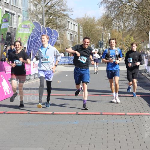 12.04.2026 - 45. Internationalen Wilhelmsburger Insellauf Strokosch-Dieckow http://msf.ph/oto/9468133 12.04.2026 11:19:09 Ziel 3633, 3096, 3421, 2322, 4148, 4147 meine-sportfotos.de