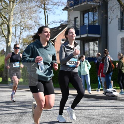 12.04.2026 - 45. Internationalen Wilhelmsburger Insellauf J. Mangold http://msf.ph/oto/9468144 12.04.2026 11:08:29 Ziel 2686, 4624, 3732, 4232, 3569, 5285, 0000, 2142, 4371, 3748, 3701, 2050, 4406, 3169, 2699, 3005, 5629 meine-sportfotos.de