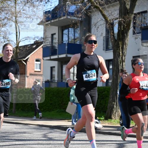 12.04.2026 - 45. Internationalen Wilhelmsburger Insellauf J. Mangold http://msf.ph/oto/9468152 12.04.2026 11:08:30 Ziel 2686, 4624, 3732, 4232, 3569, 5285, 0000, 2142, 4371, 3748, 3701, 3701, 2050, 4406, 3169, 2699, 3005, 5629 meine-sportfotos.de