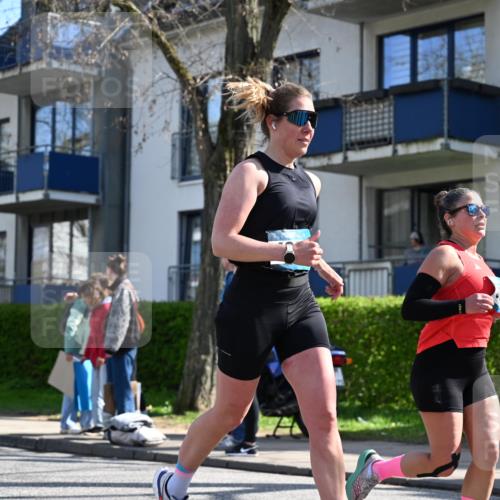 12.04.2026 - 45. Internationalen Wilhelmsburger Insellauf J. Mangold http://msf.ph/oto/9468158 12.04.2026 11:08:31 Ziel 2686, 4624, 3732, 4232, 3569, 5285, 0000, 2142, 4371, 3748, 3701, 2050, 4406, 3169, 2699, 3005, 5629, 2620, 2601 meine-sportfotos.de