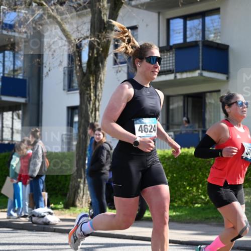 12.04.2026 - 45. Internationalen Wilhelmsburger Insellauf J. Mangold http://msf.ph/oto/9468159 12.04.2026 11:08:31 Ziel 2686, 4624, 3732, 4232, 3569, 5285, 0000, 2142, 4371, 3748, 3701, 2050, 4406, 3169, 2699, 3005, 5629, 2620, 2601 meine-sportfotos.de