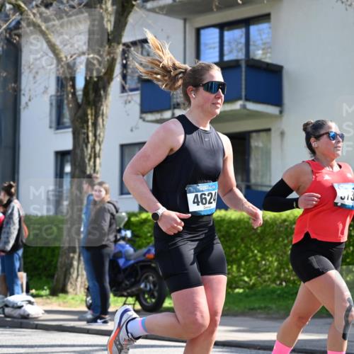 12.04.2026 - 45. Internationalen Wilhelmsburger Insellauf J. Mangold http://msf.ph/oto/9468161 12.04.2026 11:08:31 Ziel 2686, 4624, 3732, 4232, 3569, 5285, 0000, 2142, 4371, 3748, 3701, 2050, 4406, 3169, 2699, 3005, 5629, 2620, 2601 meine-sportfotos.de