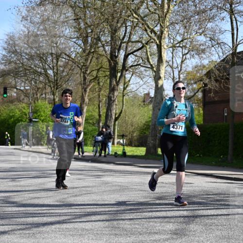 12.04.2026 - 45. Internationalen Wilhelmsburger Insellauf J. Mangold http://msf.ph/oto/9468191 12.04.2026 11:08:45 Ziel 4232, 3569, 5285, 0000, 2142, 4371, 3748, 3701, 2050, 4406, 3169, 2699, 3005, 5629, 2620, 2601, 4485, 3333 meine-sportfotos.de