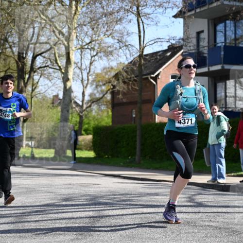 12.04.2026 - 45. Internationalen Wilhelmsburger Insellauf J. Mangold http://msf.ph/oto/9468207 12.04.2026 11:08:46 Ziel 4232, 3569, 5285, 0000, 2142, 4371, 3748, 3701, 2050, 4406, 3169, 2699, 3005, 5629, 2620, 2601, 4485, 3333 meine-sportfotos.de