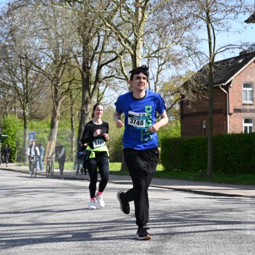 12.04.2026 - 45. Internationalen Wilhelmsburger Insellauf J. Mangold http://msf.ph/oto/9468214 12.04.2026 11:08:47 Ziel 3569, 5285, 0000, 2142, 4371, 3748, 3701, 2050, 4406, 3169, 2699, 3005, 5629, 2620, 2601, 4485, 3333 meine-sportfotos.de