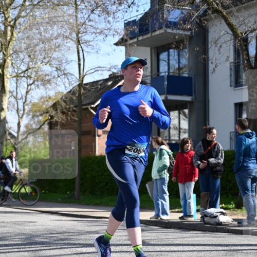 12.04.2026 - 45. Internationalen Wilhelmsburger Insellauf J. Mangold http://msf.ph/oto/9468242 12.04.2026 11:08:55 Ziel 0000, 2142, 4371, 3748, 3701, 2050, 4406, 3169, 2699, 3005, 5629, 2620, 2601, 2620, 2601, 4485, 3333, 2612, 3382, 4081, 3383, 2238 meine-sportfotos.de