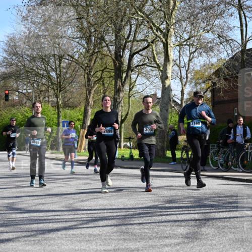 12.04.2026 - 45. Internationalen Wilhelmsburger Insellauf J. Mangold http://msf.ph/oto/9468252 12.04.2026 11:08:59 Ziel 4371, 3748, 3701, 2050, 4406, 3169, 2699, 3005, 5629, 2620, 2601, 4485, 3333, 2612, 3382, 4081, 3383, 2238 meine-sportfotos.de