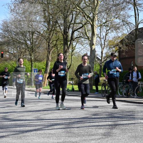 12.04.2026 - 45. Internationalen Wilhelmsburger Insellauf J. Mangold http://msf.ph/oto/9468253 12.04.2026 11:08:59 Ziel 4371, 3748, 3701, 2050, 4406, 3169, 2699, 3005, 5629, 2620, 2601, 4485, 3333, 2612, 3382, 4081, 3383, 2238 meine-sportfotos.de
