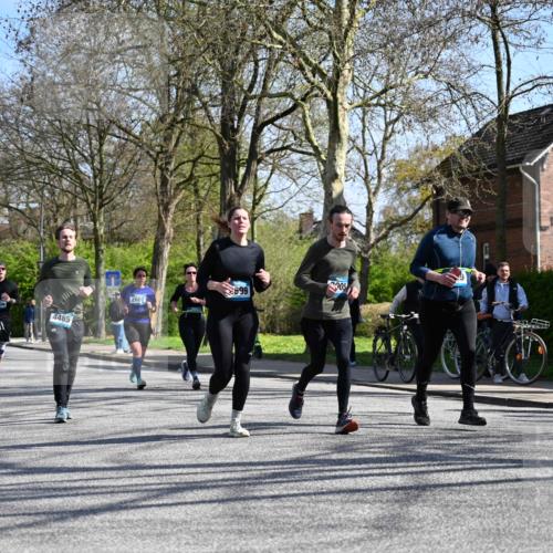 12.04.2026 - 45. Internationalen Wilhelmsburger Insellauf J. Mangold http://msf.ph/oto/9468257 12.04.2026 11:08:59 Ziel 4371, 3748, 3701, 2050, 4406, 3169, 2699, 3005, 5629, 2620, 2601, 4485, 3333, 2612, 3382, 4081, 3383, 2238 meine-sportfotos.de